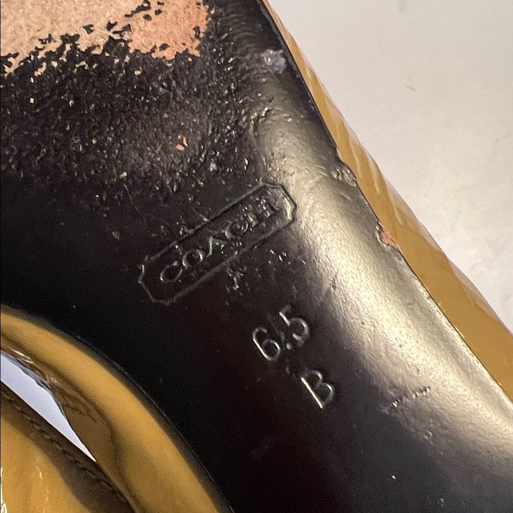 Coach, size 6.5, Patent Leather Bow Flats (minor wear) - Picture 8 of 10